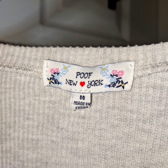 Long Sleeve V-Cut Tee - Picture 4 of 4